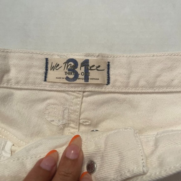 NWT We The Free Women's Bright White Distressed Cut-Off Jean Shorts Size 31 - Picture 4 of 9